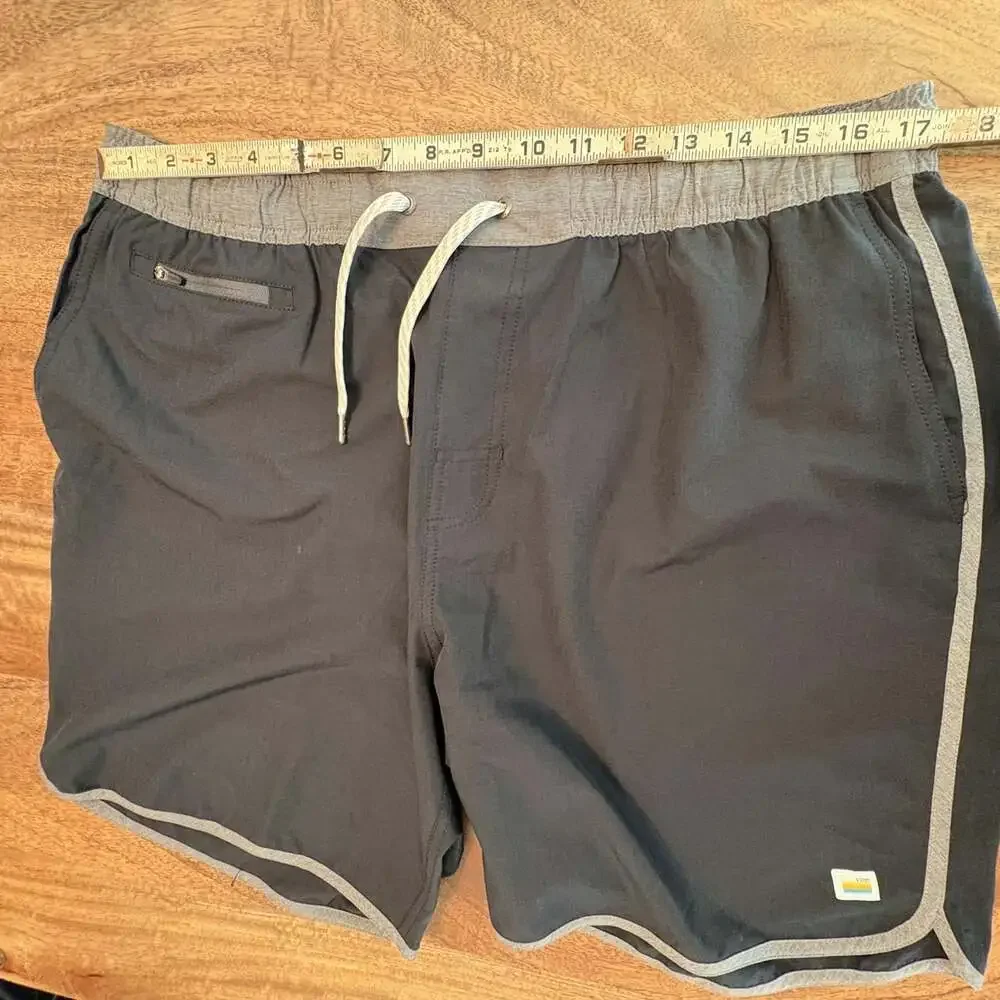 Vuori Shorts Mens 2XL Gray Athletic 7 Inch Inseam Zip Pocket Gym Running